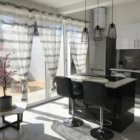 Beautiful 3 Bed 2 Bath In Playa Blanca Villa Debal * Playa Blanca (Lanzarote)