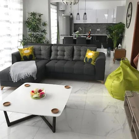 Beautiful 3 Bed 2 Bath In Playa Blanca Villa Debal * Playa Blanca (Lanzarote)
